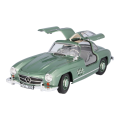 mercedes-300-sl-z-otwieranymi-drzwiami-do-gory-gullwing-B66040673.png
