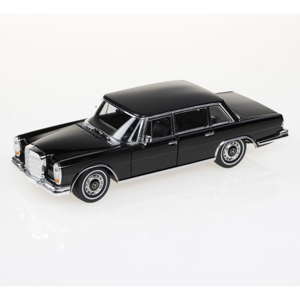 modelik-mercedes-benz-600-1:24-B66058177